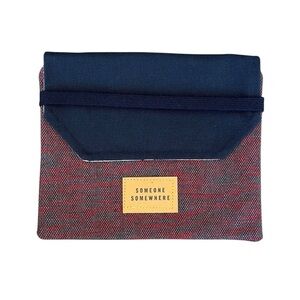 Delta One Someone Somewhere Travel Amenities Kit First Class in Red Gray Blue